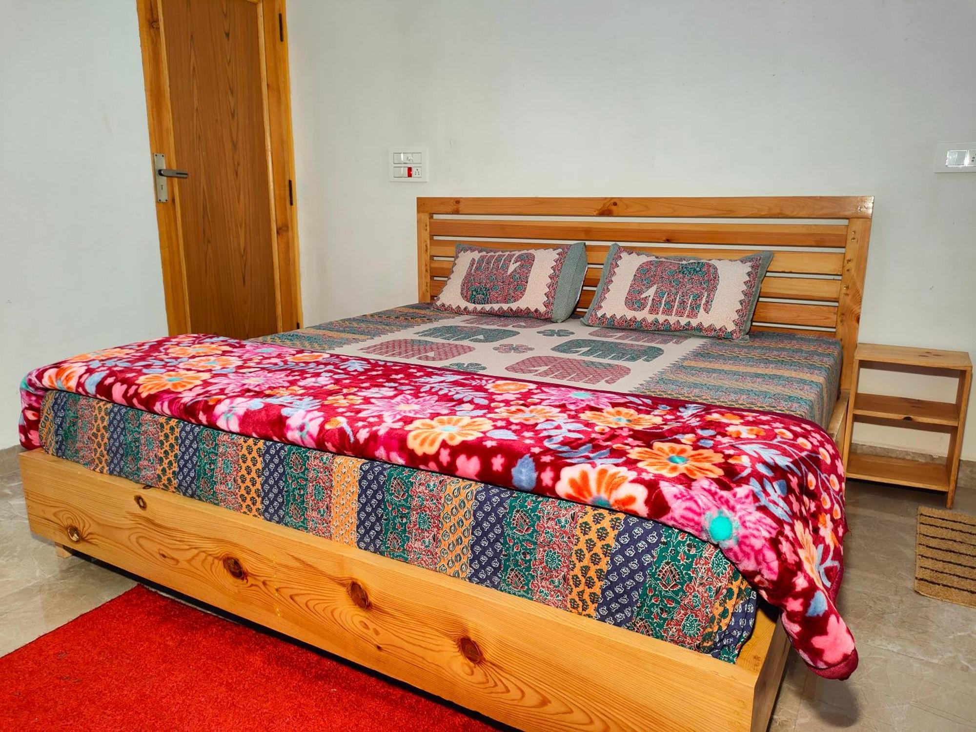 Travelodge Homestay Bīr Eksteriør billede