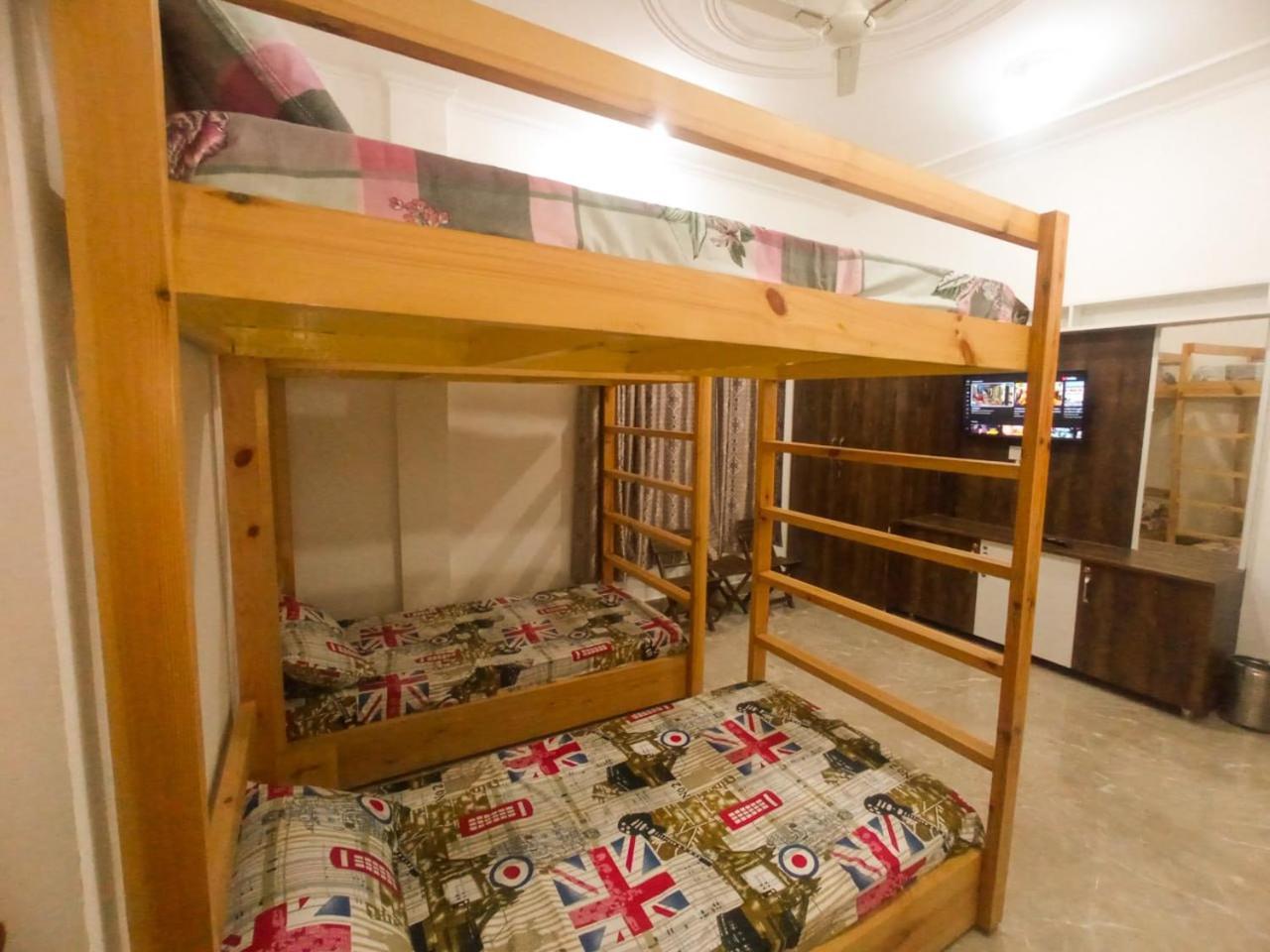 Travelodge Homestay Bīr Eksteriør billede